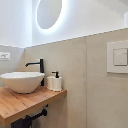 Elce Di Sotto - Quiet & Modern 2-bedroom Downtown Retreat Apartamento